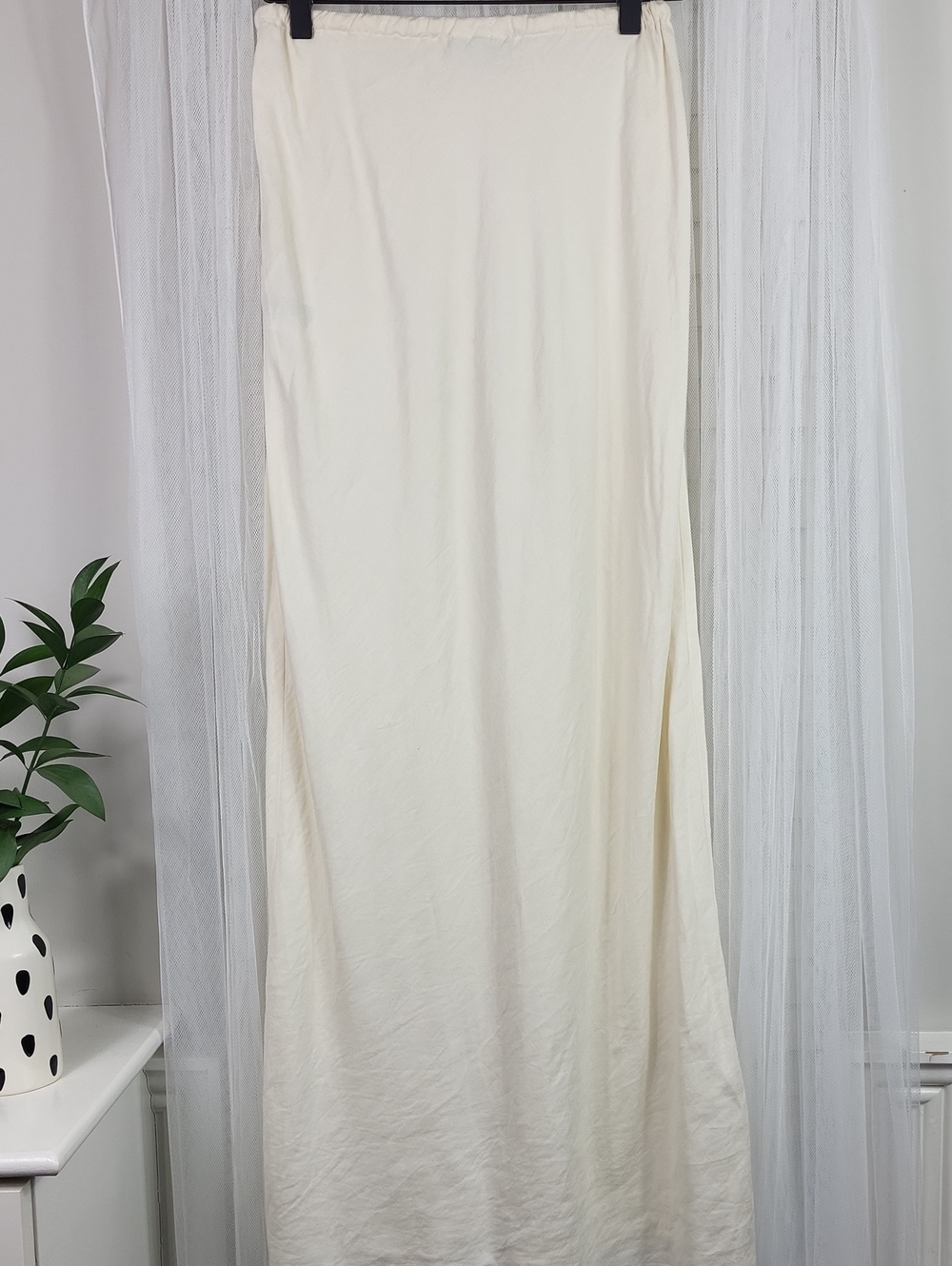 Rhythm Bias Cut Maxi Skirt - CREAM. Size 4 - Picture 10 of 13